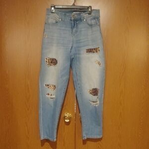 Stylish Light Blue Distressed Boyfriend Jeans with Leopard Accents